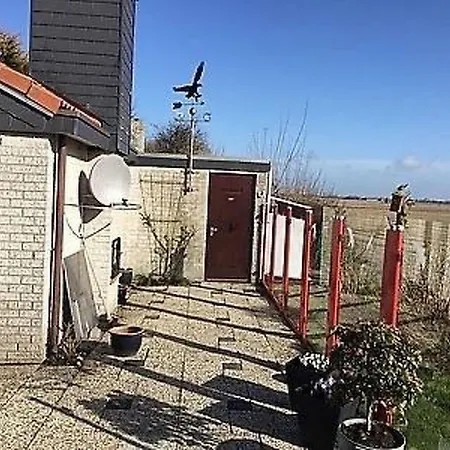 Mit Gepflegtem Garten In By Interhome