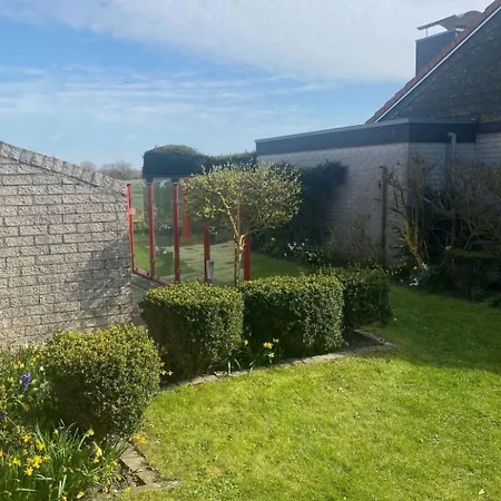 Mit Gepflegtem Garten In By Interhome Σπίτι διακοπών