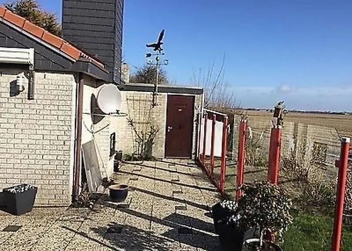 Mit Gepflegtem Garten In By Interhome