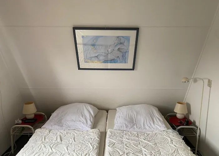 Mit Gepflegtem Garten In By Interhome Casa de Férias *