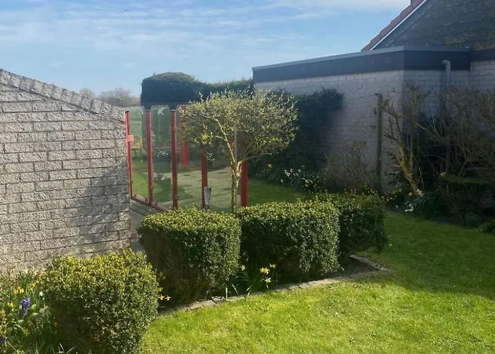 Mit Gepflegtem Garten In By Interhome بيت للعطل