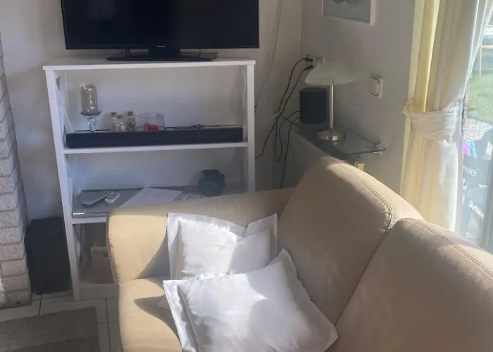 Mit Gepflegtem Garten In By Interhome جوليانادورب