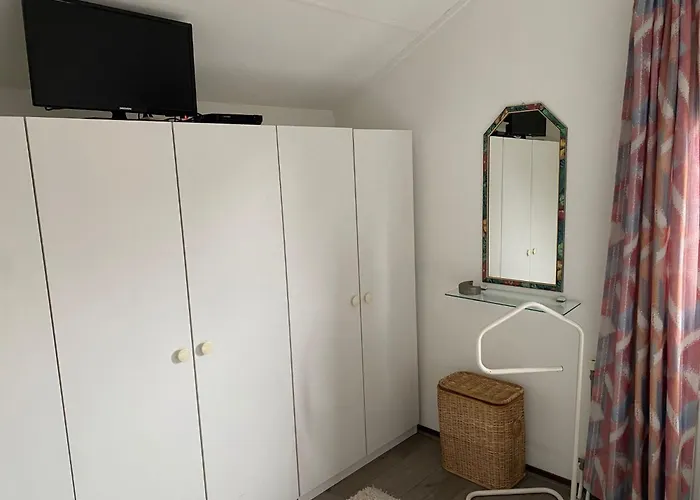 Mit Gepflegtem Garten In By Interhome جوليانادورب