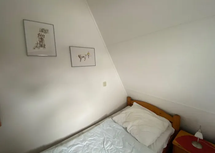 Mit Gepflegtem Garten In By Interhome * جوليانادورب